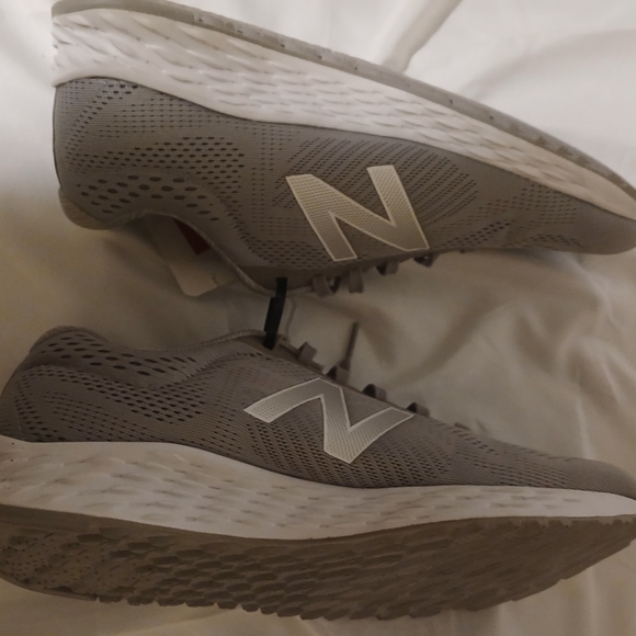 New Balance Fresh Foam shoes - Picture 5 of 7